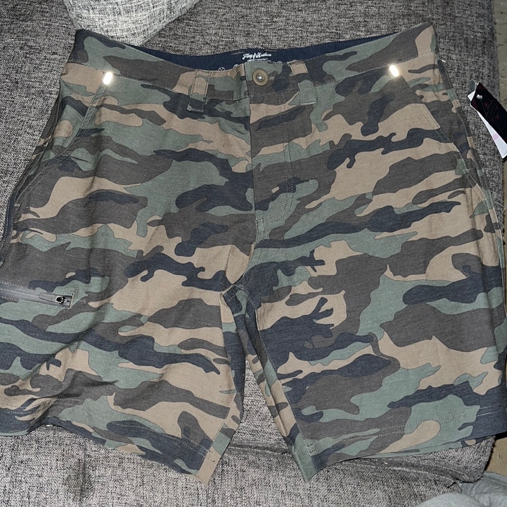 COPY - Men’s light weight army print shorts